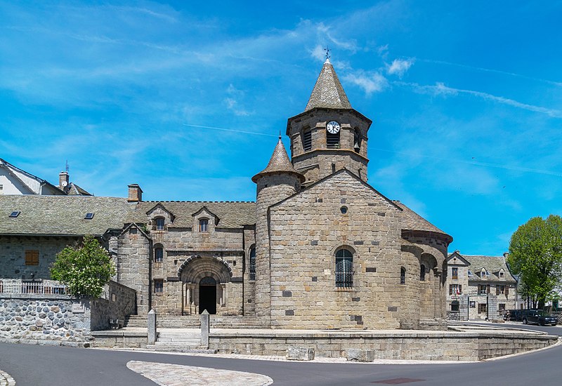 77913-english-saint-mary-church-nasbinals-lozere-france-this-place-unesco-world-heritage-site-listed-chemins-saint-jacques-de-compostelle-france-asturianu-catala-etina-dansk-deutsch-engl